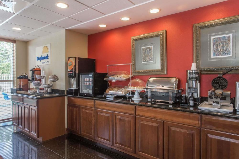 Days Inn & Suites By Wyndham Fort Pierce I-95 Exteriör bild