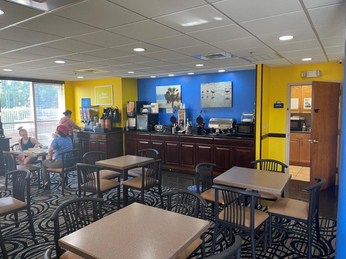 Days Inn & Suites By Wyndham Fort Pierce I-95 Exteriör bild