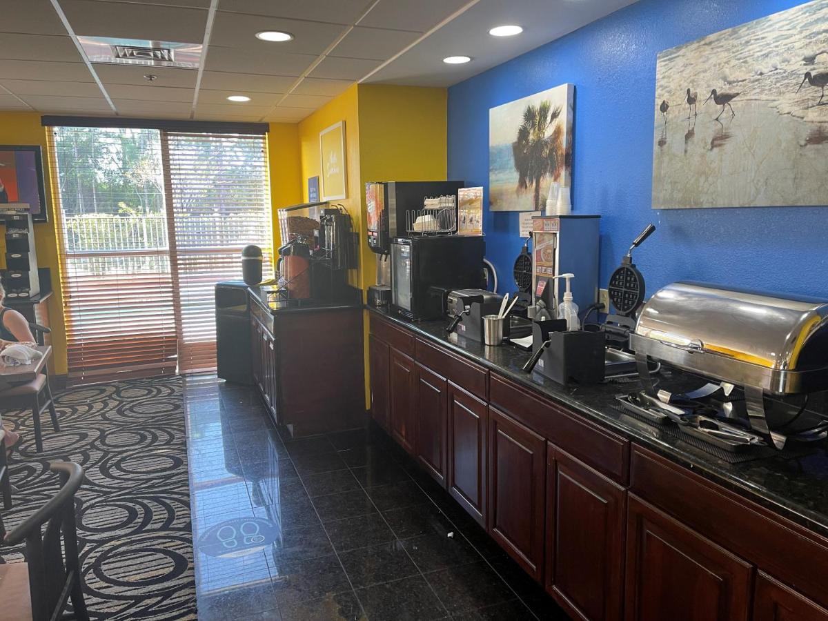 Days Inn & Suites By Wyndham Fort Pierce I-95 Exteriör bild