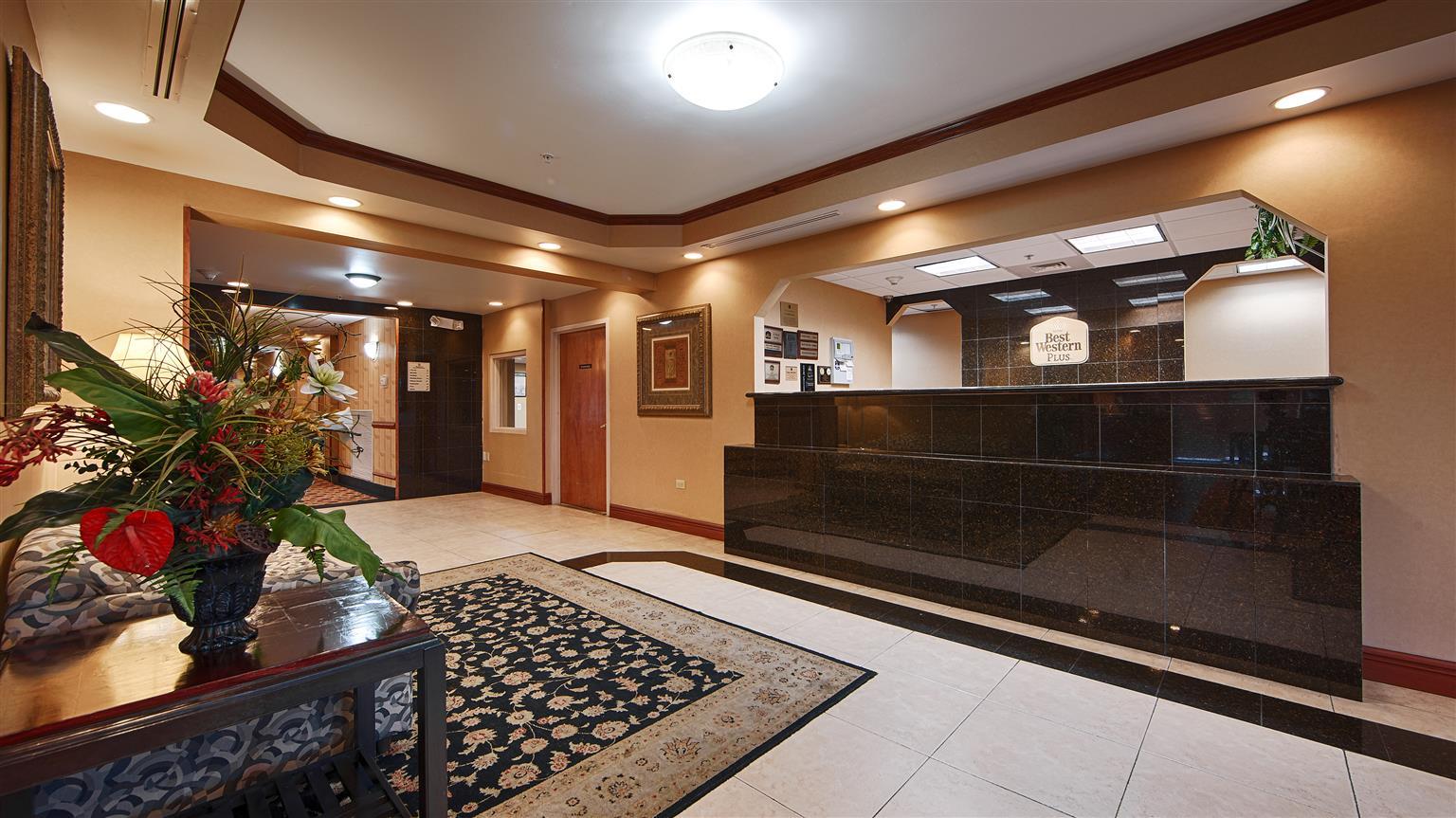 Days Inn & Suites By Wyndham Fort Pierce I-95 Exteriör bild